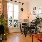 Superb Bright Apt Near Montmartre